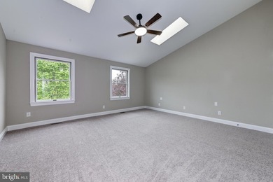 An exceptional opportunity to own a beautifully updated 3 - photo 38