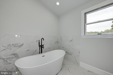 An exceptional opportunity to own a beautifully updated 3 - photo 46