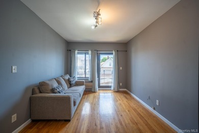 Welcome to this beautifully designed 2-bedroom, 2-full-bathroom - photo 8