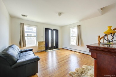 Built in 2007 this two-story waterfront residence in the Shore - photo 4