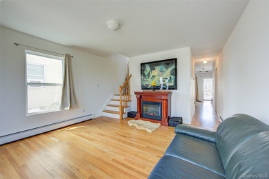 Built in 2007 this two-story waterfront residence in the Shore - photo 5