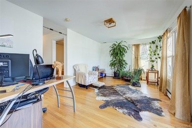 Built in 2007 this two-story waterfront residence in the Shore - photo 6