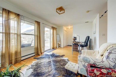 Built in 2007 this two-story waterfront residence in the Shore - photo 7