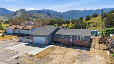 Beautifully updated 3-bedroom, 2-bath family home designed for - photo 8