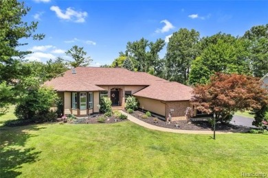 Lake Home For Sale in Pinckney, Michigan