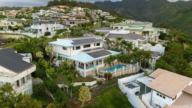 Within the prestigious gates of Hawaii Loa Ridge, this elegant - photo 2