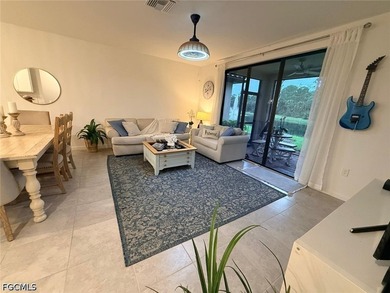 Welcome to this beautifully maintained two-story townhome - photo 11