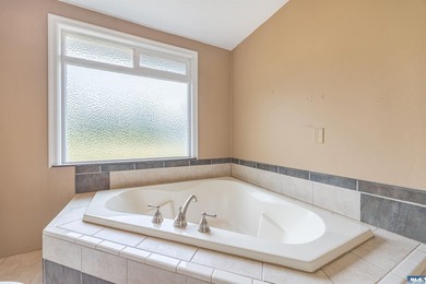 Nestled in the heart of the Olympic Peninsula, this unique 3 - photo 17
