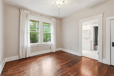Charming Hillcrest traditional bungalow - 3 beds, 2 baths - photo 21