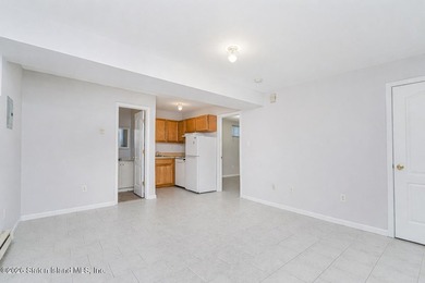 2 FAMILY Home HAS A 3 BEDROOM MAIN Unit & A 1 BEDROOM BASEMENT - photo 21