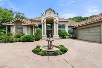 Custom Lakeridge Estate Overlooking the 9th & 10th Fairways - photo 2