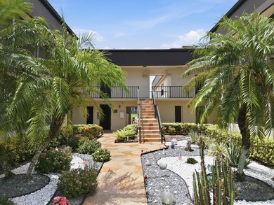 Beautifully updated first-floor condominium offering the perfect - photo 22