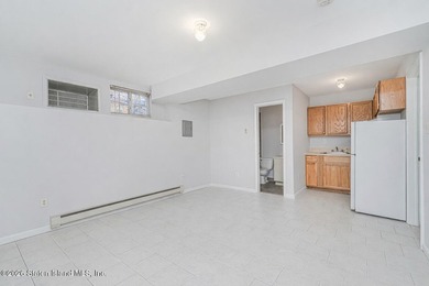 2 FAMILY Home HAS A 3 BEDROOM MAIN Unit & A 1 BEDROOM BASEMENT - photo 22