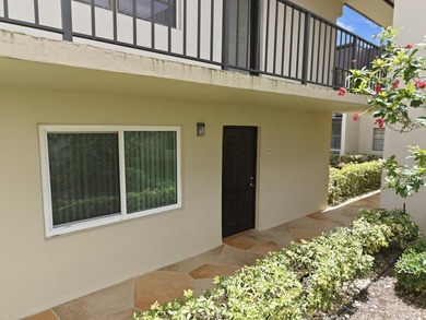 Beautifully updated first-floor condominium offering the perfect - photo 23