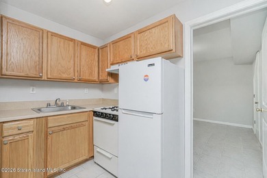 2 FAMILY Home HAS A 3 BEDROOM MAIN Unit & A 1 BEDROOM BASEMENT - photo 24
