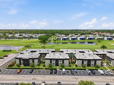 Beautifully updated first-floor condominium offering the perfect - photo 26