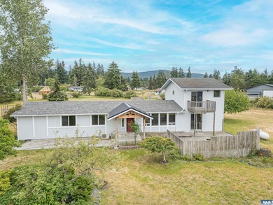 Nestled in the heart of the Olympic Peninsula, this unique 3 - photo 30