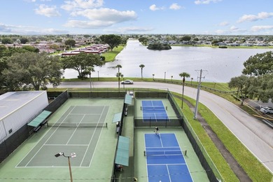 Beautifully updated first-floor condominium offering the perfect - photo 30