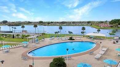Beautifully updated first-floor condominium offering the perfect - photo 31