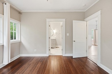 Charming Hillcrest traditional bungalow - 3 beds, 2 baths - photo 32