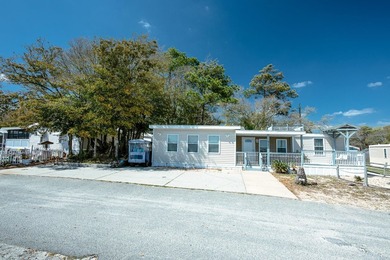 Coastal getaway with character located in a campground community - photo 2