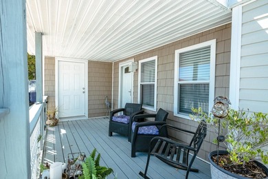 Coastal getaway with character located in a campground community - photo 3