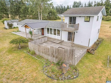 Nestled in the heart of the Olympic Peninsula, this unique 3 - photo 35