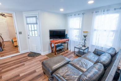 Coastal getaway with character located in a campground community - photo 6