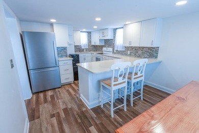 Coastal getaway with character located in a campground community - photo 7