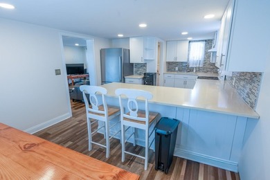 Coastal getaway with character located in a campground community - photo 8