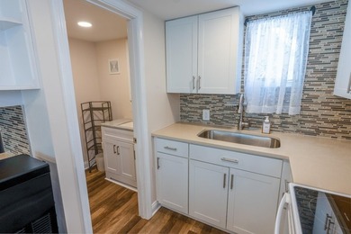 Coastal getaway with character located in a campground community - photo 10