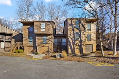 Adorable well cared for upper level 2 bed 2 bath condo located - photo 3