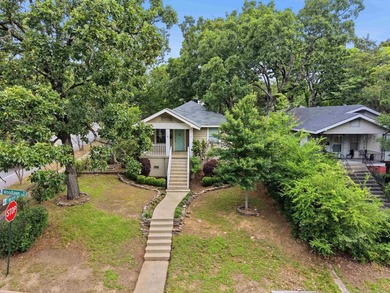 Charming Hillcrest traditional bungalow - 3 beds, 2 baths - photo 45
