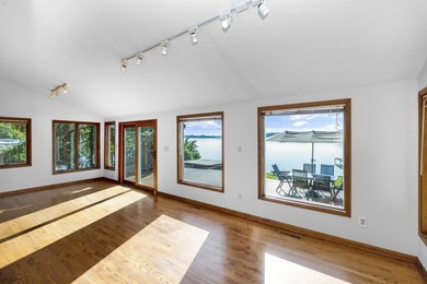 Wake up to open water views and step onto your private Trex deck - photo 7