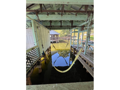On Lake Concordia is where you'll find this welcoming and - photo 7