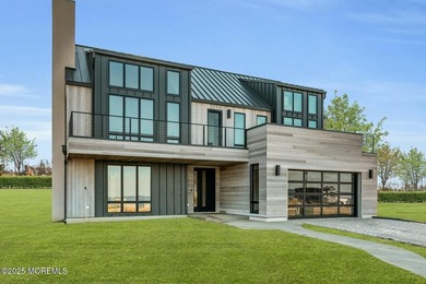 Experience unobstructed panoramic water views of the Manhattan - photo 1