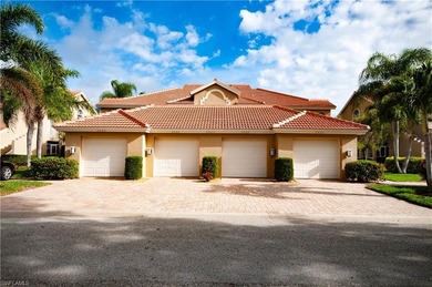 BEAUTIFUL GOLF AND WATER VIEW: As you enter through the front - photo 22
