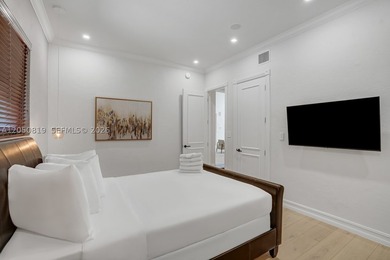Experience luxury waterfront living in the heart of Las Olas - photo 25