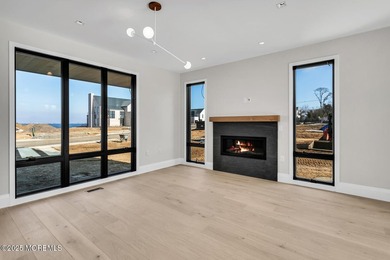 Experience unobstructed panoramic water views of the Manhattan - photo 4