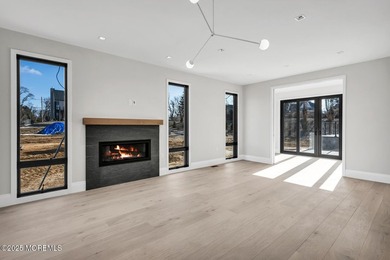 Experience unobstructed panoramic water views of the Manhattan - photo 5