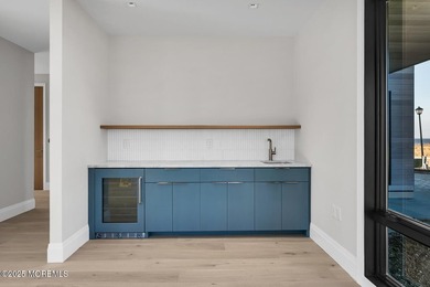 Experience unobstructed panoramic water views of the Manhattan - photo 6