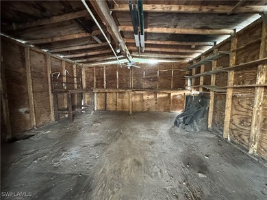 Charming fixer-upper on a corner lot in a rapidly developing - photo 6