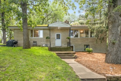 Kankakee River Home For Sale in Custer Park Illinois