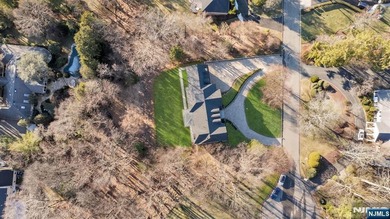 Welcome to a rare opportunity - a brand new construction luxury - photo 3
