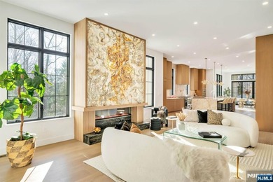 Welcome to a rare opportunity - a brand new construction luxury - photo 9