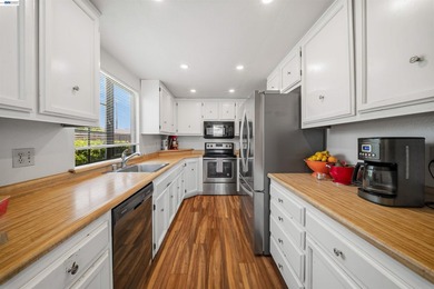 Waterfront living at its best! This 2 bed, 2.5 bath townhome - photo 12