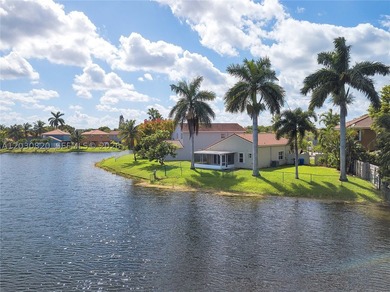 Superb one-story waterfront home in west central Pembroke Pines - photo 13
