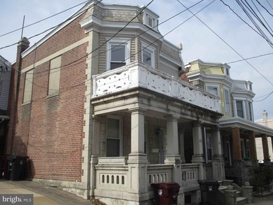 Three bedroom , 1.5 bath brick home with concrete facade and - photo 17