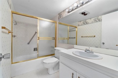 BRIGHT & SPACIOUS 2 BEDROOM / 2 BATH CONDO IN HIGHLY - photo 20