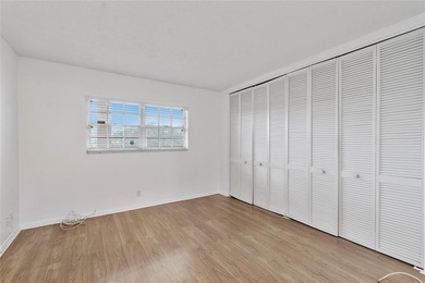 BRIGHT & SPACIOUS 2 BEDROOM / 2 BATH CONDO IN HIGHLY - photo 21